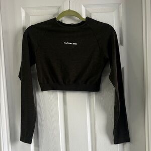 Alphalete Women's Charcoal Long Sleeve Crop Top